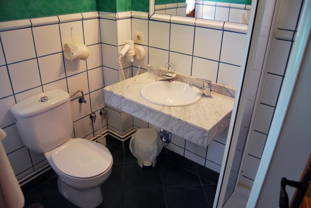 La Becada De Buelna Guest House Corrales De Buelna Room photo