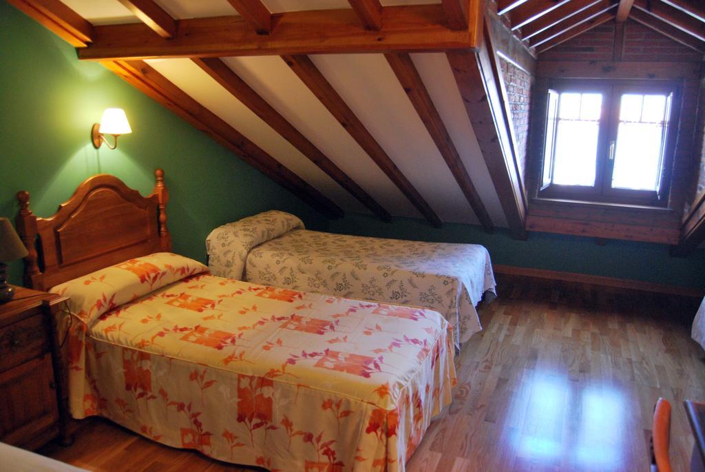 La Becada De Buelna Guest House Corrales De Buelna Room photo