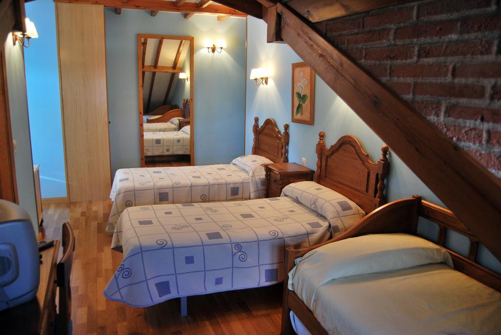 La Becada De Buelna Guest House Corrales De Buelna Room photo