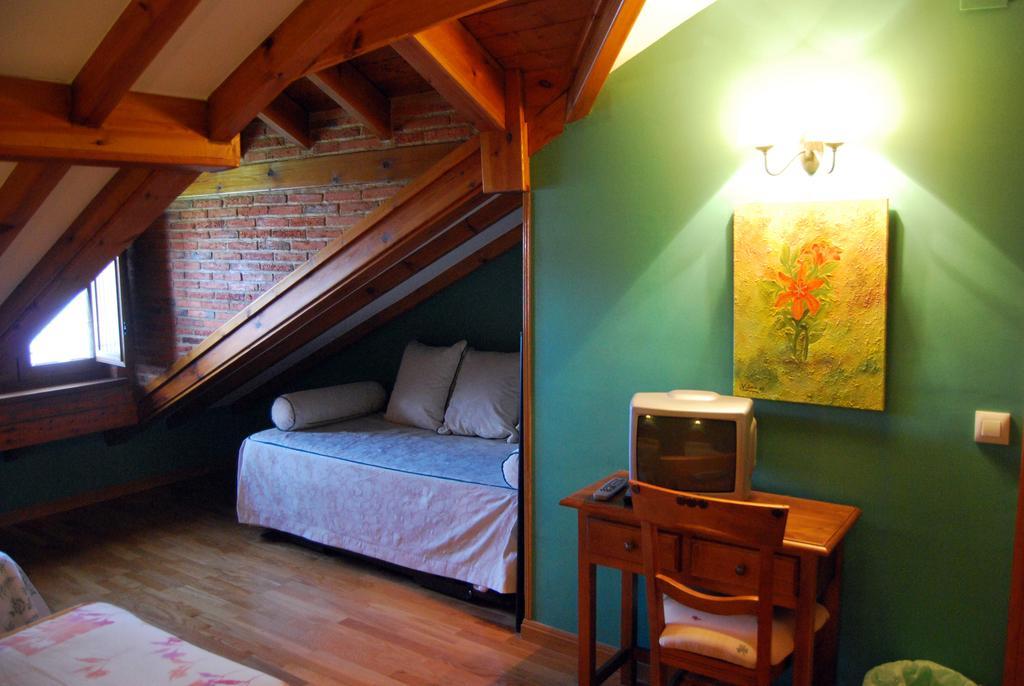 La Becada De Buelna Guest House Corrales De Buelna Exterior photo